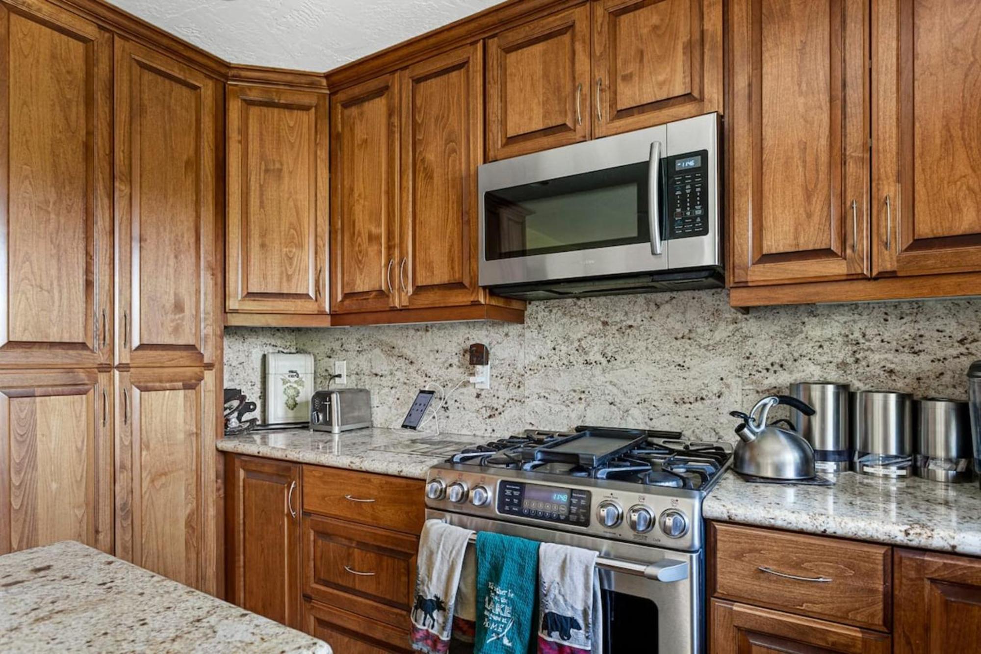 Sutter Ln By Avantstay Beautifully Remodeled Kitchen,4Cabin-Chic Bedrooms Blue Jay Exterior photo